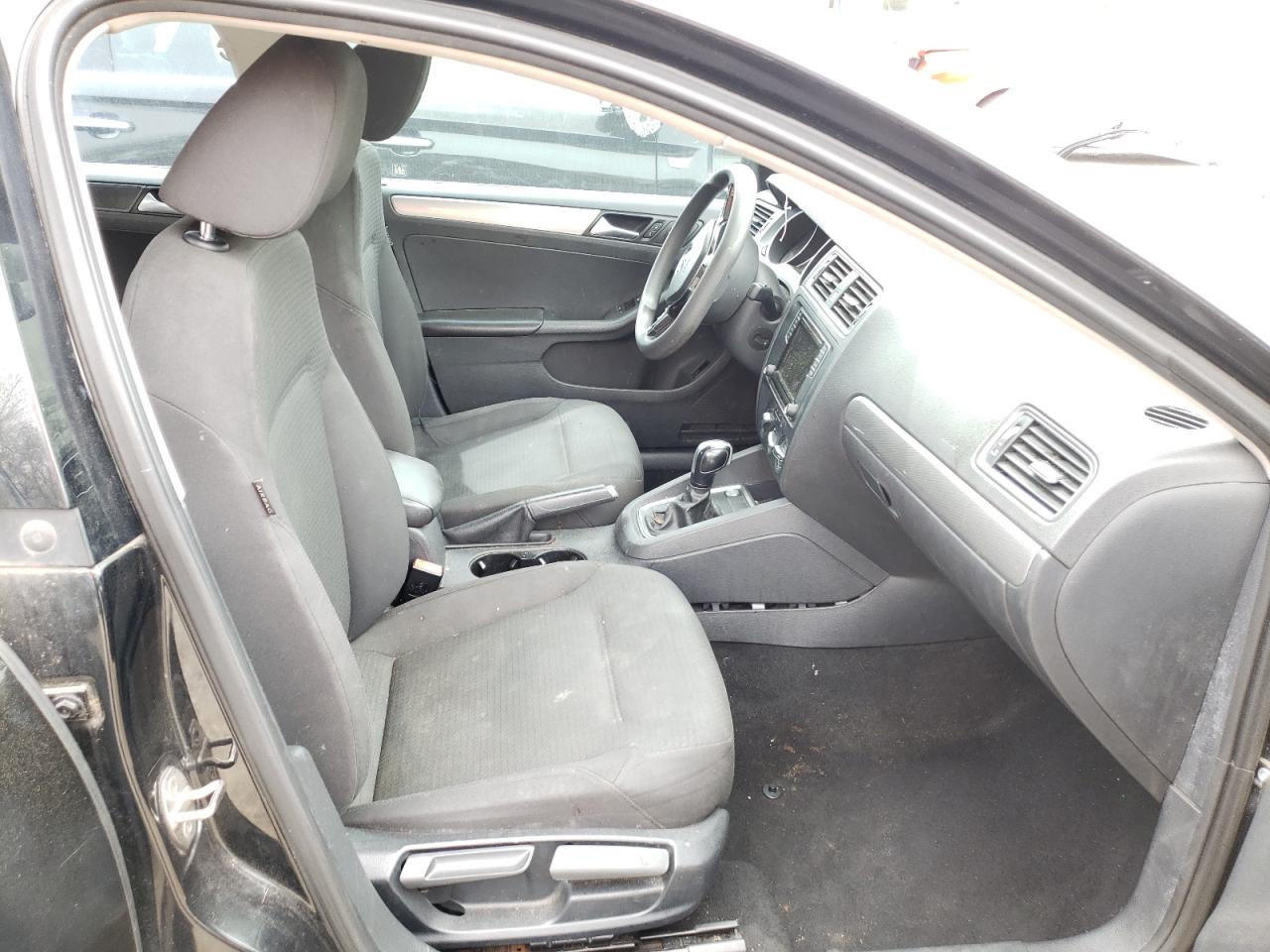 Photo 5 from auction – 2016 VOLKSWAGEN JETTA SE with VIN 3VWD67AJ2GM267466