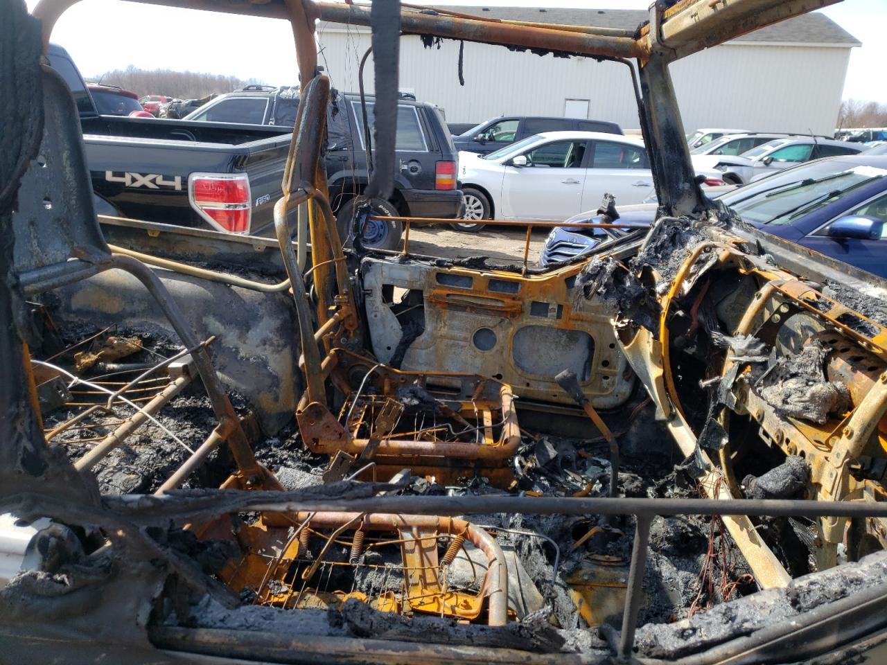 Photo 5 from auction – 2000 JEEP WRANGLER / with VIN 1J4FA29P9YP758094