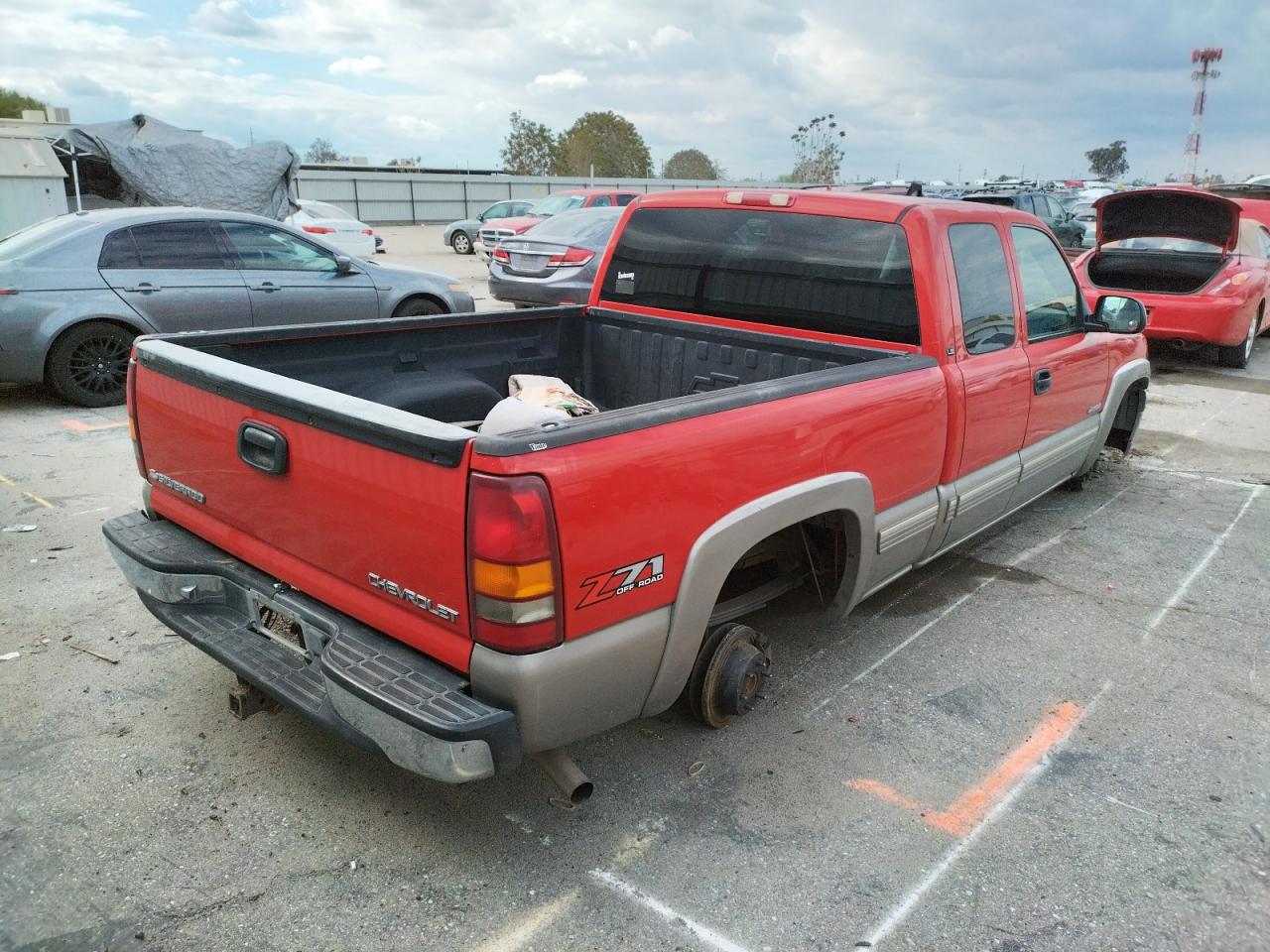 Zdjęcie 4 z aukcji – 2000 CHEVROLET SILVERADO z VIN 1GCEK19T4YE377612