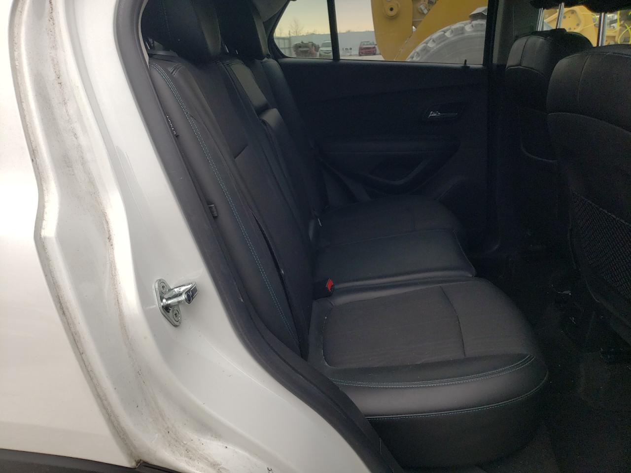 Photo 6 from auction – 2015 CHEVROLET TRAX 1LT with VIN KL7CJLSB6FB140557