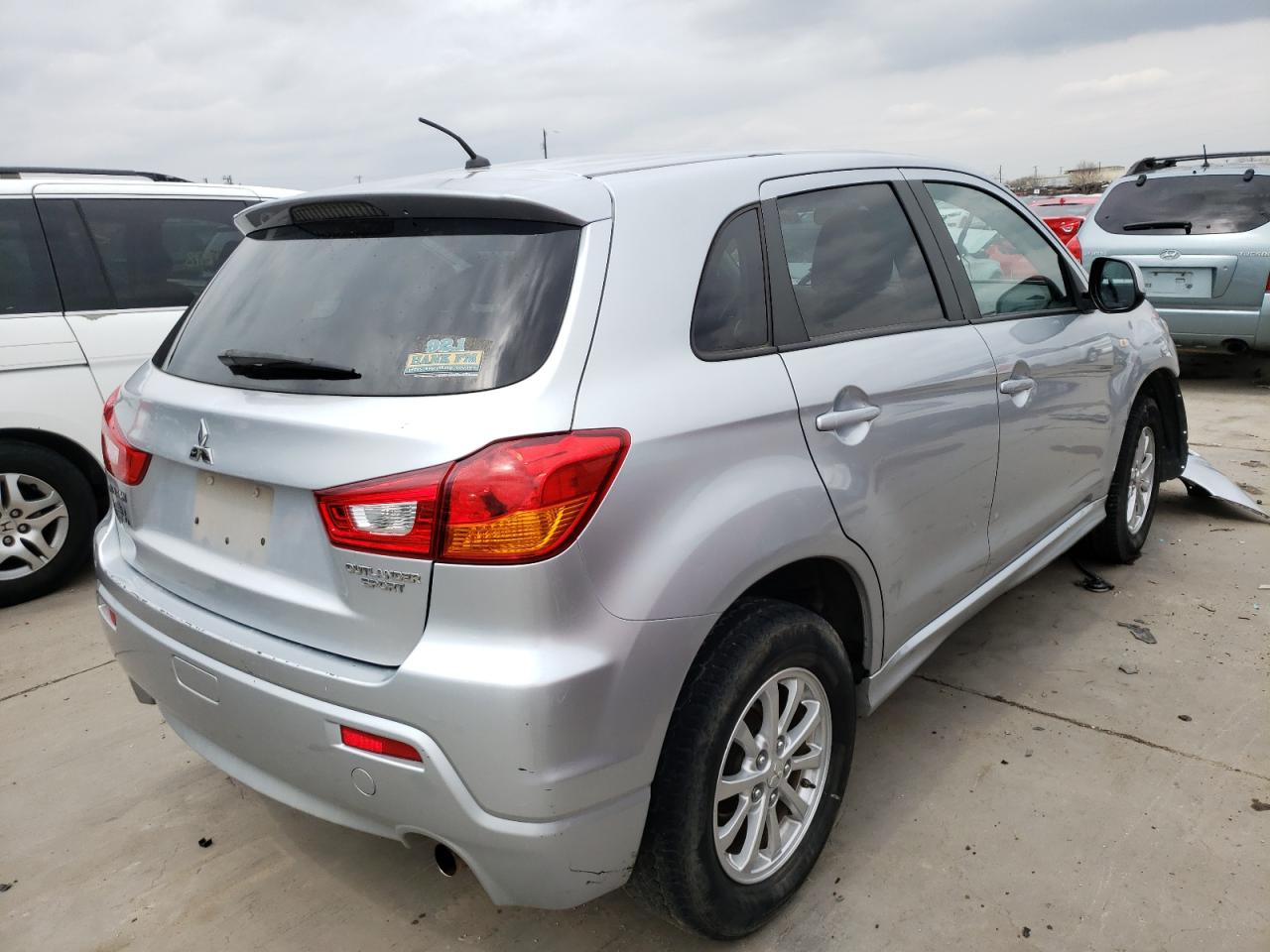 Photo 4 from auction – 2011 MITSUBISHI OUTLANDER with VIN JA4AP3AU8BZ014644