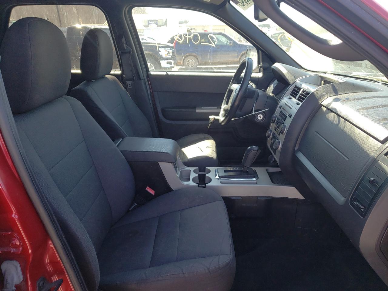 Photo 5 from auction – 2011 FORD ESCAPE XLT with VIN 1FMCU0DGXBKB89431