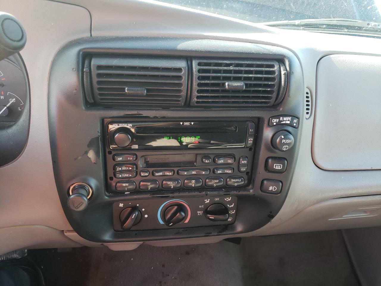 Photo 9 from auction – 2001 FORD EXPLORER X with VIN 1FMZU62E91ZA72752