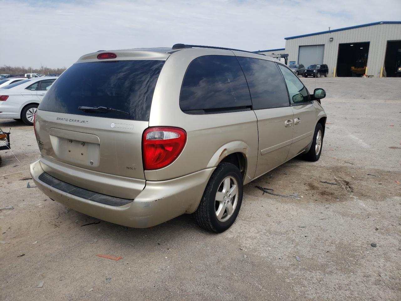 Photo 4 from auction – 2005 DODGE GRAND CARA with VIN 2D4GP44L45R411651