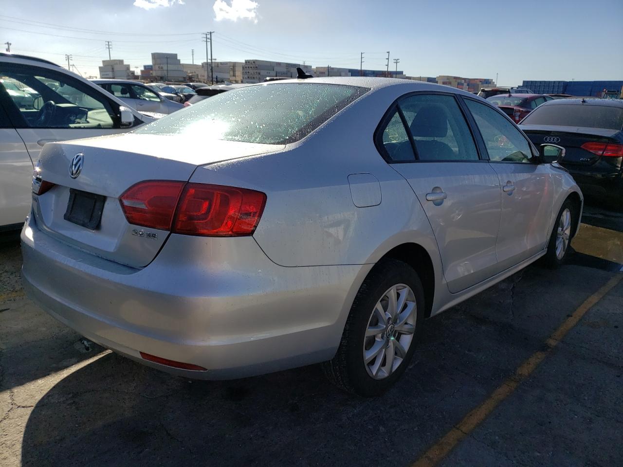 Photo 4 from auction – 2011 VOLKSWAGEN JETTA SE with VIN 3VWDZ7AJ6BM308231