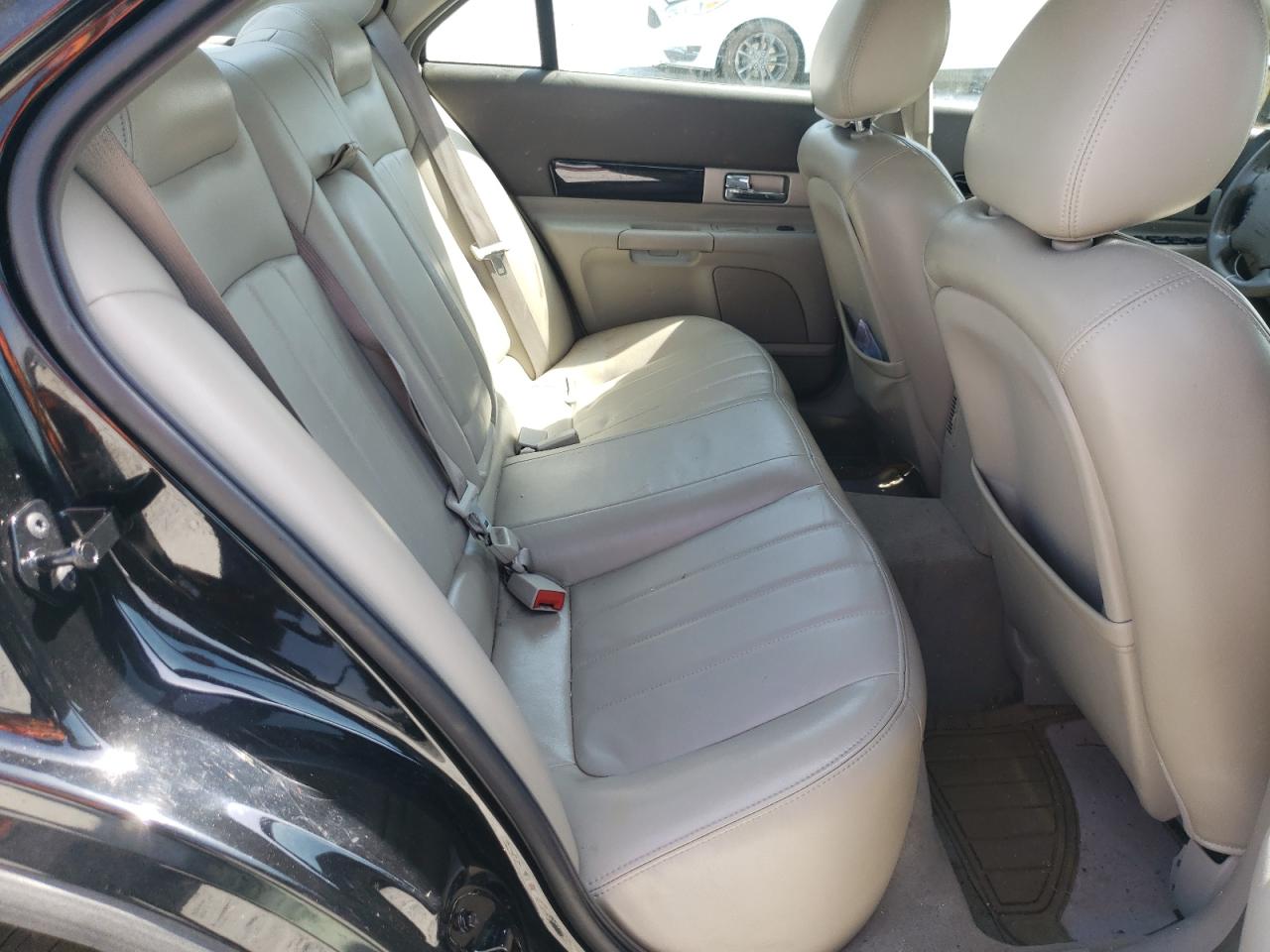 Photo 6 from auction – 2004 LINCOLN LS with VIN 1LNHM86S04Y635981