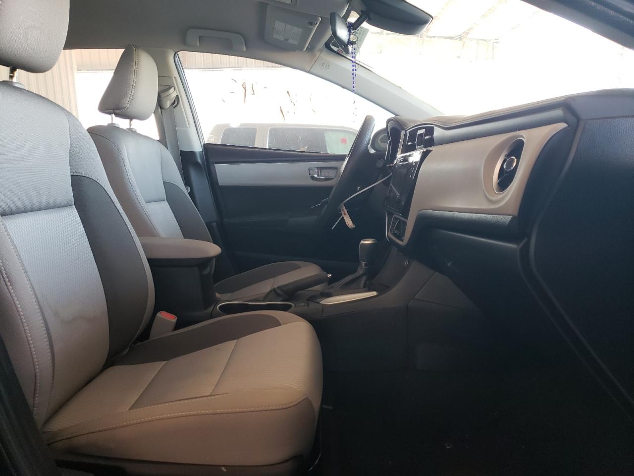 Photo 5 from auction – 2017 TOYOTA COROLLA L with VIN 2T1BURHE3HC783401