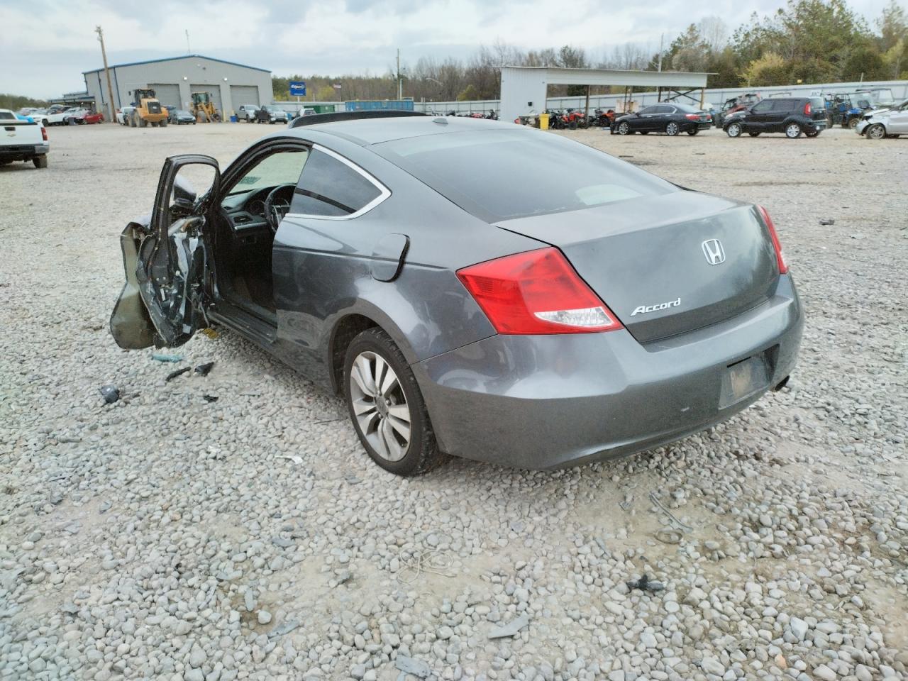 Photo 3 from auction – 2011 HONDA ACCORD EXL with VIN 1HGCS1B83BA005854