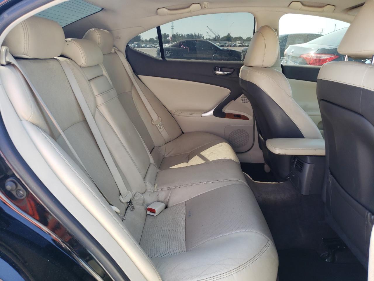Photo 6 from auction – 2009 LEXUS IS 250 with VIN JTHBK262592084582