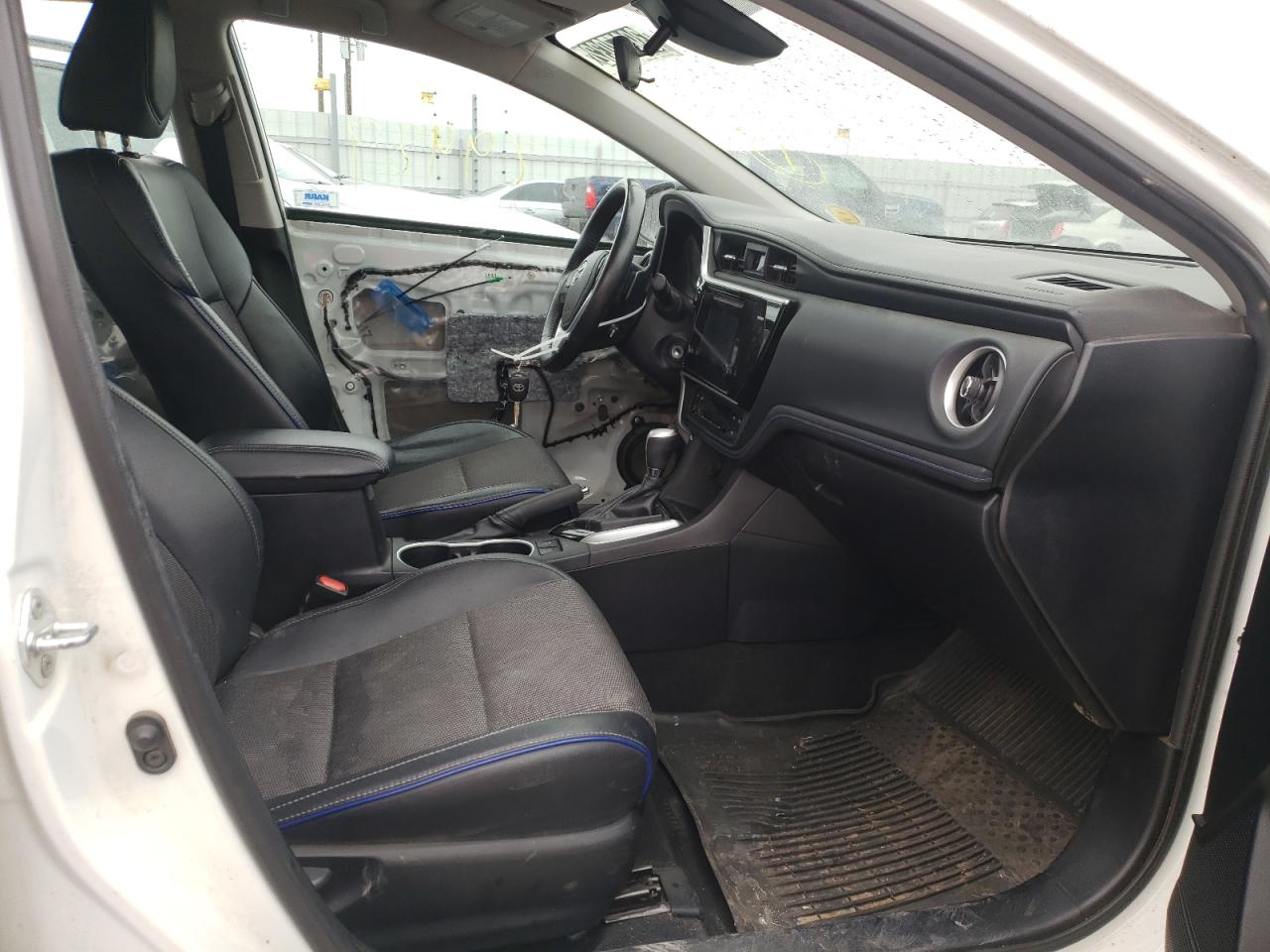 Photo 5 from auction – 2017 TOYOTA COROLLA IM with VIN 2T1BURHE2HC955384