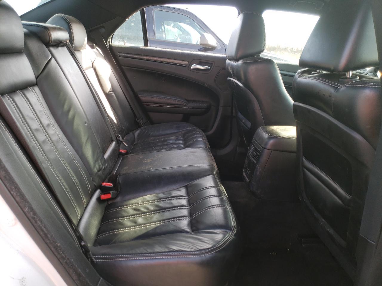 Photo 6 from auction – 2016 CHRYSLER 300 S with VIN 2C3CCAGG5GH136034