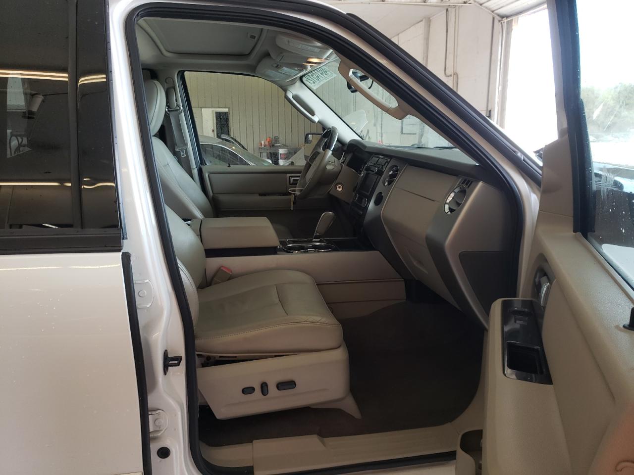 Photo 5 from auction – 2013 FORD EXPEDITION with VIN 1FMJU2A51DEF02776