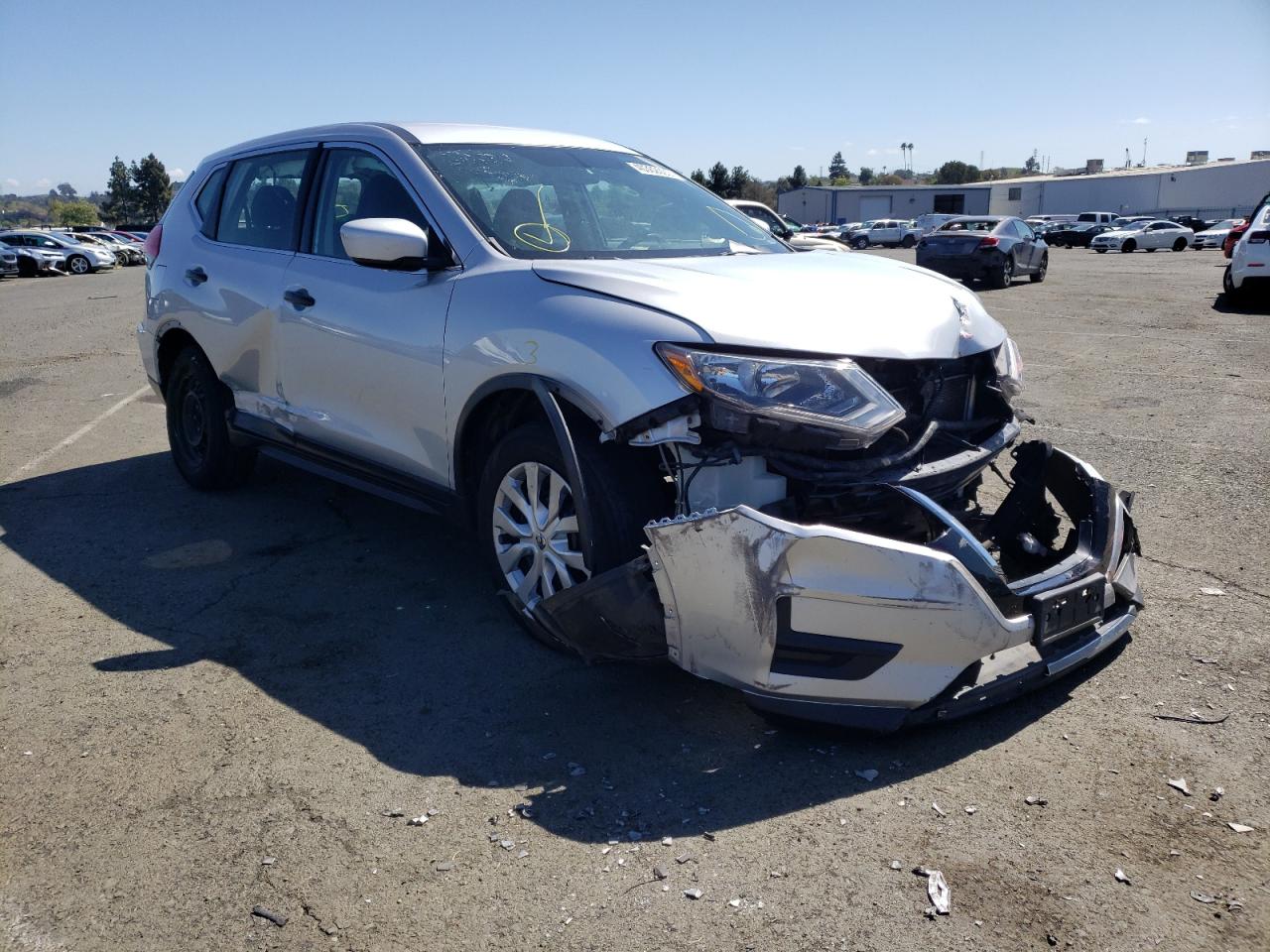 Photo 1 from auction – 2017 NISSAN ROGUE S with VIN KNMAT2MV6HP535396