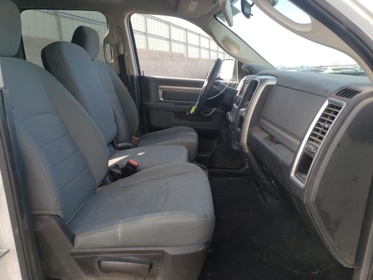 Photo 5 from auction – 2019 RAM 1500 CLASS with VIN 1C6RR6TTXKS653956