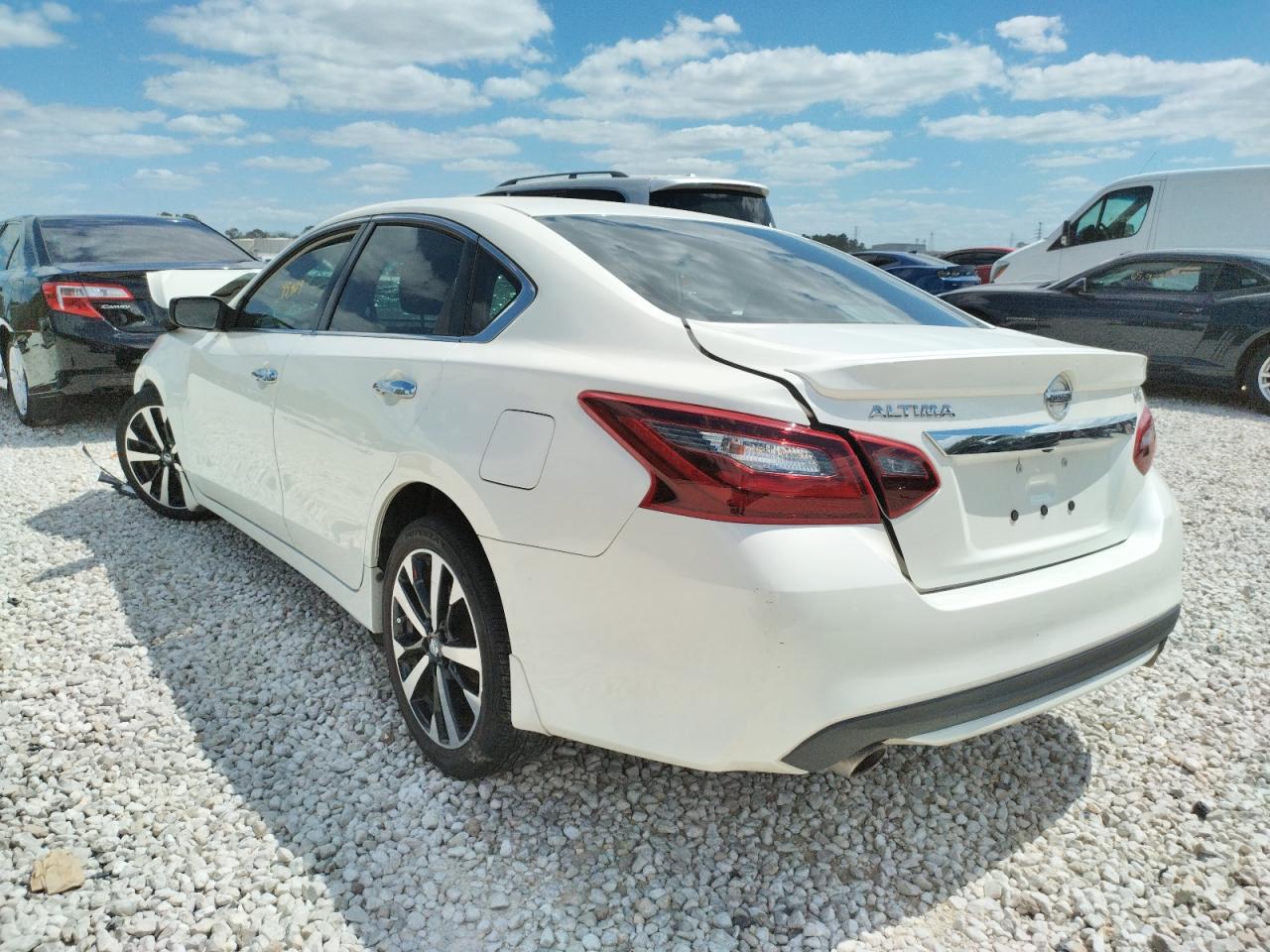 Photo 3 from auction – 2018 NISSAN ALTIMA 2.5 with VIN 1N4AL3AP2JC153901