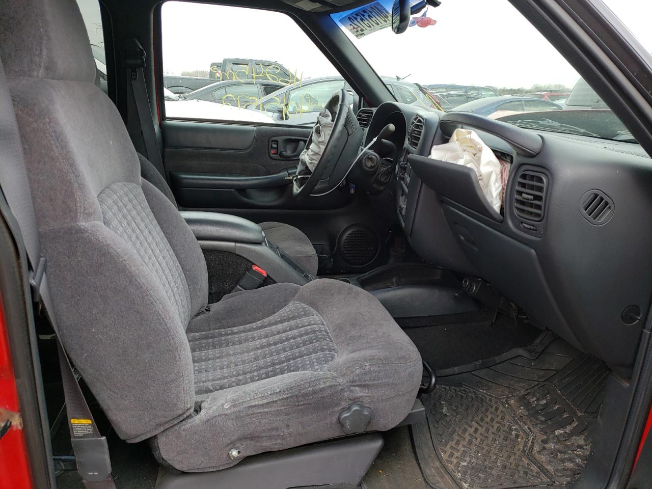 Photo 5 from auction – 1998 CHEVROLET BLAZER with VIN 1GNCS13W7W2160295