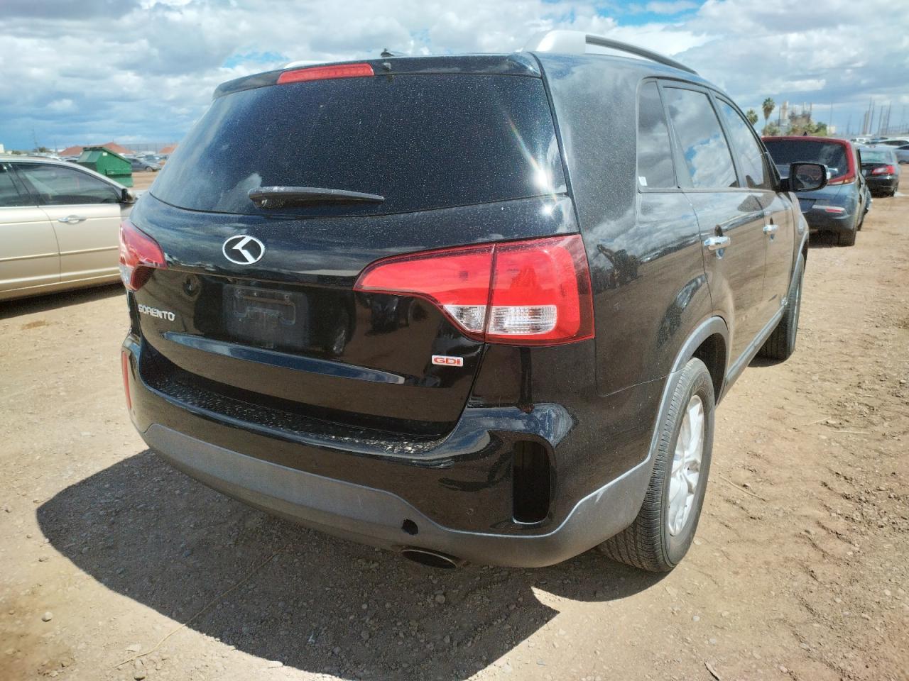 Photo 4 from auction – 2014 KIA SORENTO LX with VIN 5XYKTCA65EG496774