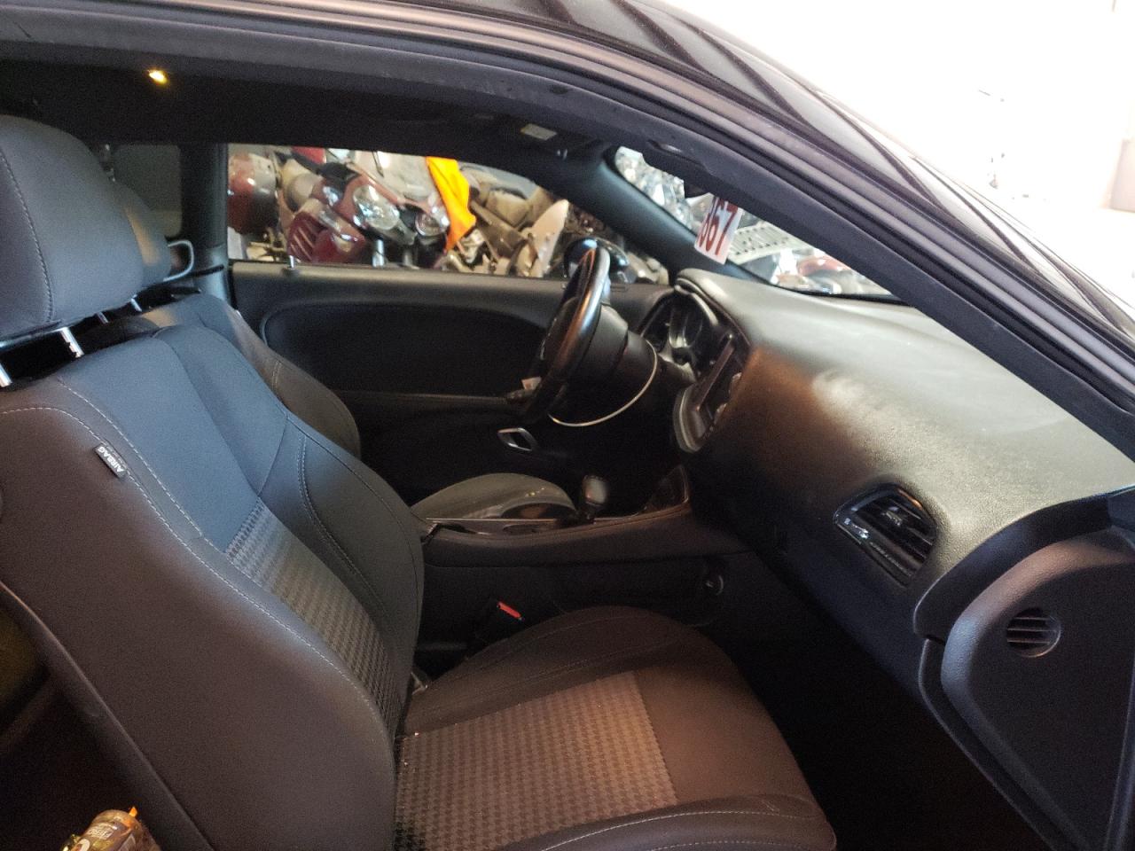 Photo 5 from auction – 2019 DODGE CHALLENGER with VIN 2C3CDZAG6KH593917