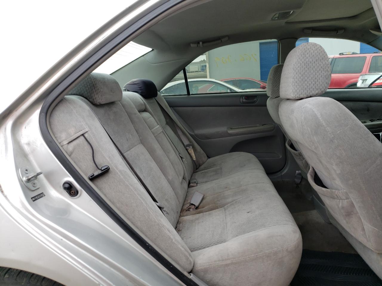 Photo 6 from auction – 2004 TOYOTA CAMRY LE with VIN 4T1BE32K24U889176