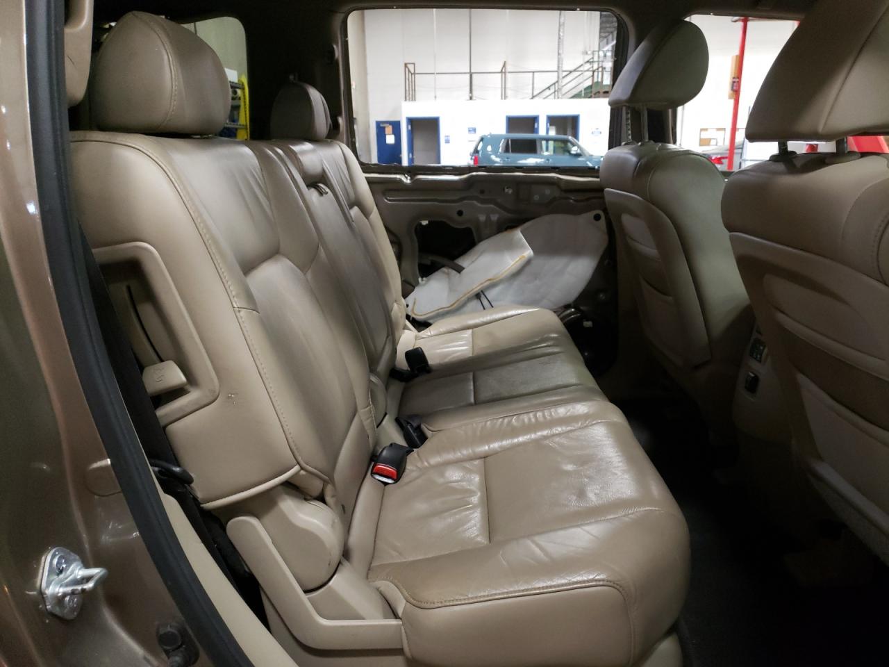 Photo 6 from auction – 2011 HONDA PILOT EXL with VIN 5FNYF4H53BB041090