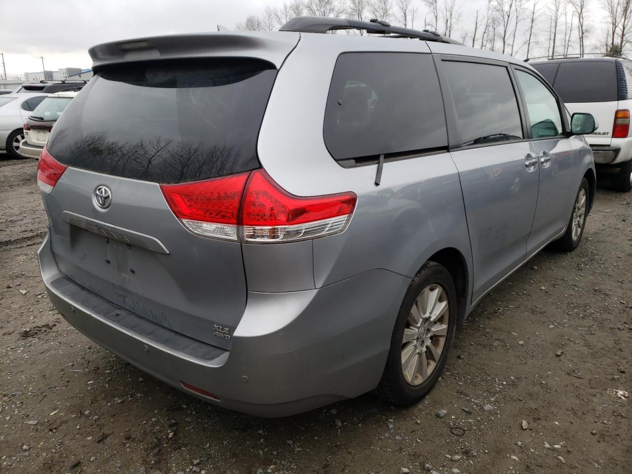Photo 4 from auction – 2011 TOYOTA SIENNA XLE with VIN 5TDDK3DC6BS020643