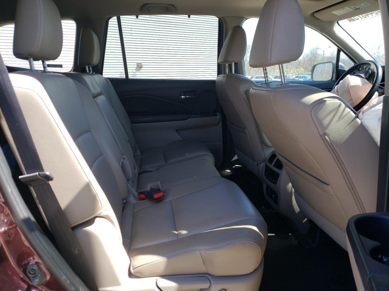 Photo 6 from auction – 2016 HONDA PILOT TOUR with VIN 5FNYF6H91GB021331