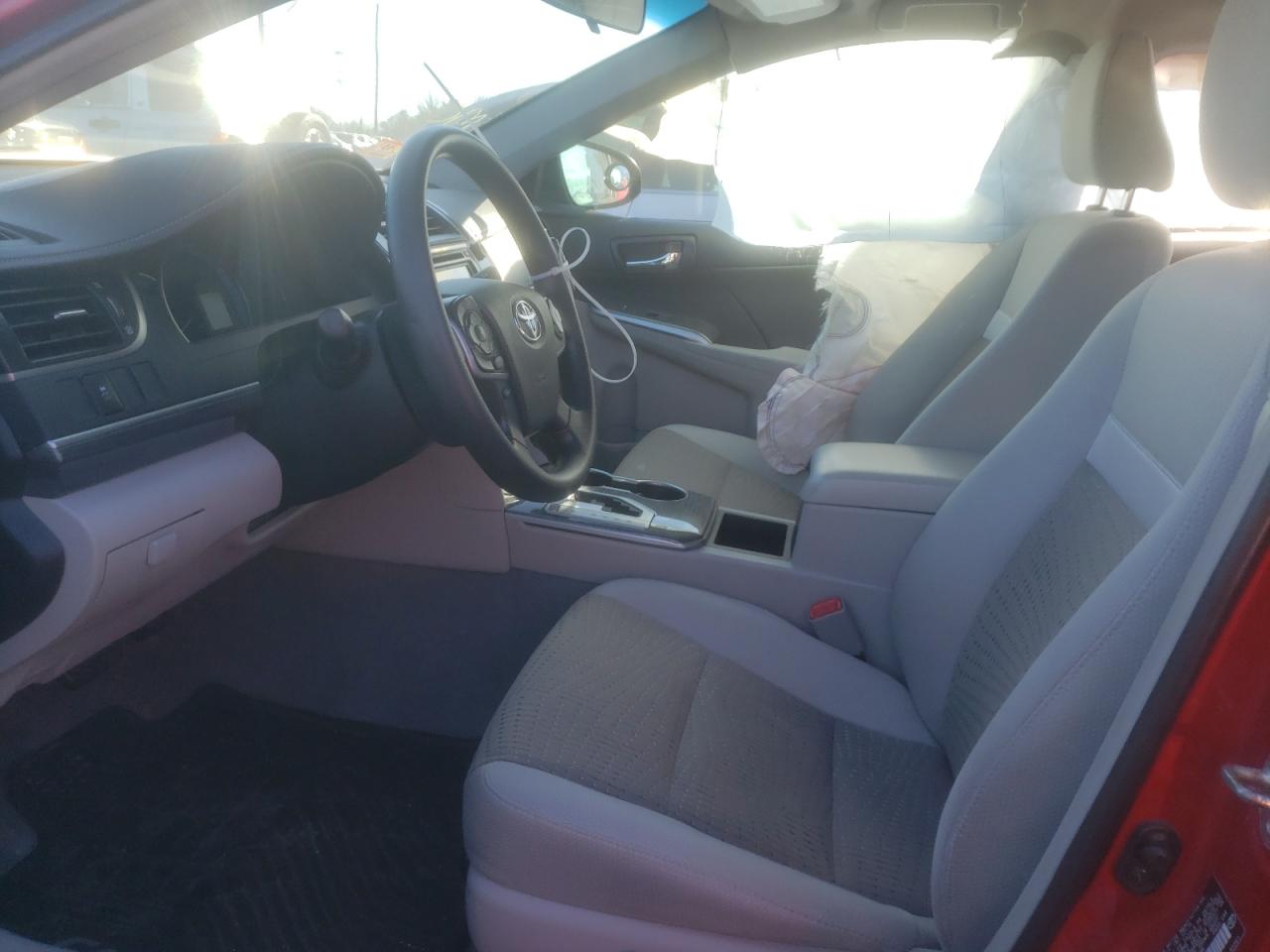 Photo 5 from auction – 2014 TOYOTA CAMRY HYBR with VIN 4T1BD1FK2EU119580