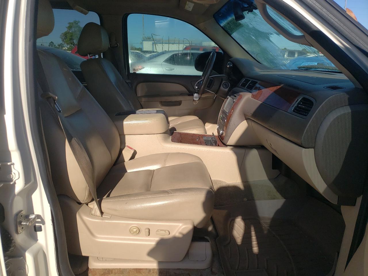 Photo 5 from auction – 2012 CHEVROLET SUBURBAN C with VIN 1GNSCKE04CR258050