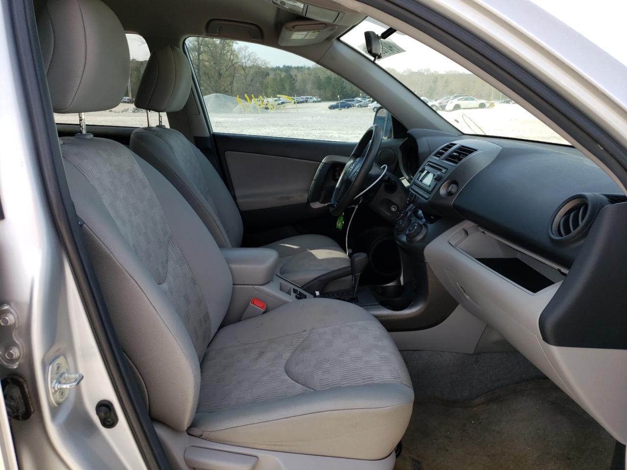 Photo 5 from auction – 2012 TOYOTA RAV4 with VIN 2T3ZF4DV0CW134946
