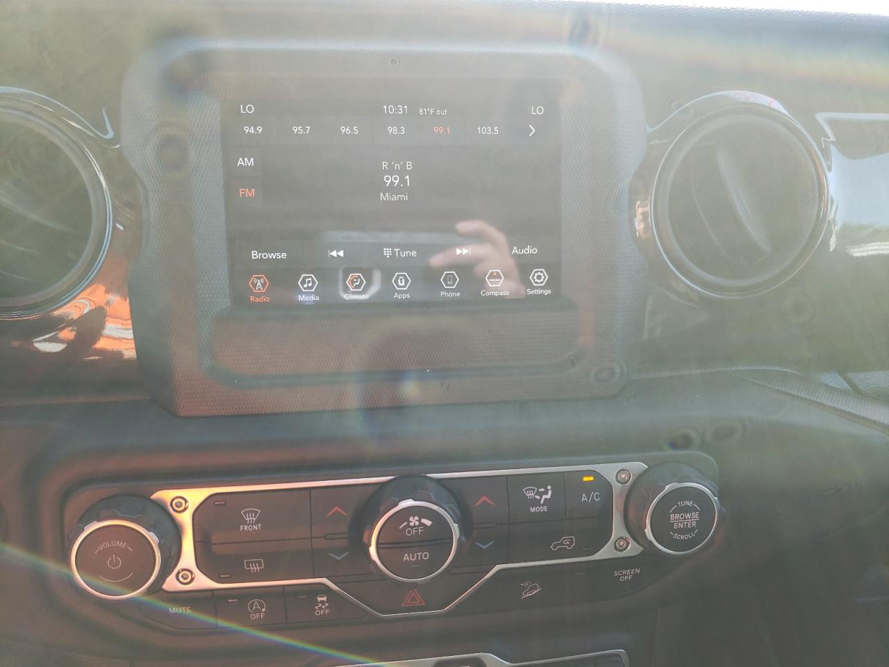 Photo 9 from auction – 2019 JEEP WRANGLER U with VIN 1C4HJXDG1KW647992