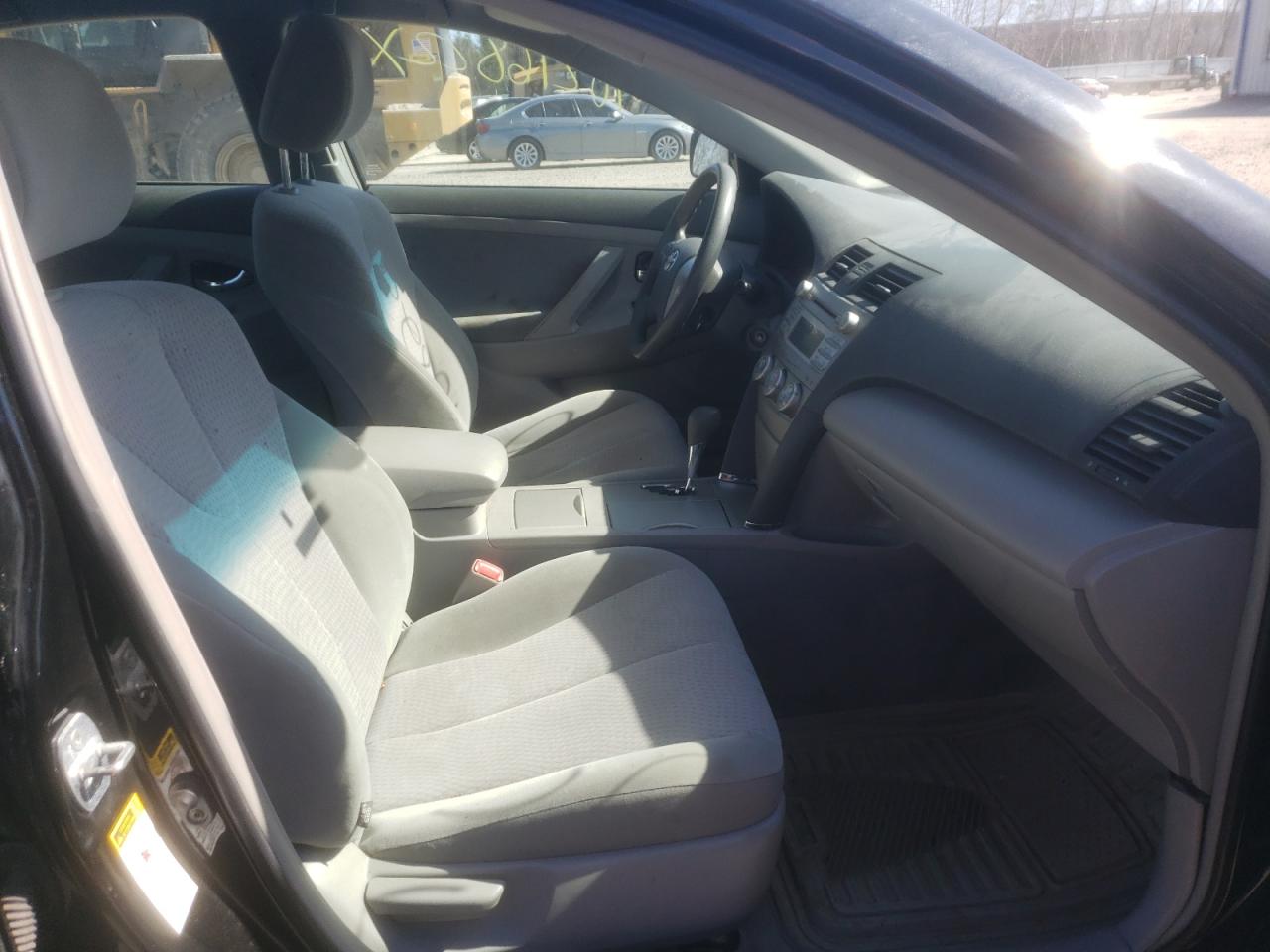 Photo 5 from auction – 2011 TOYOTA CAMRY BASE with VIN 4T1BF3EK5BU182501