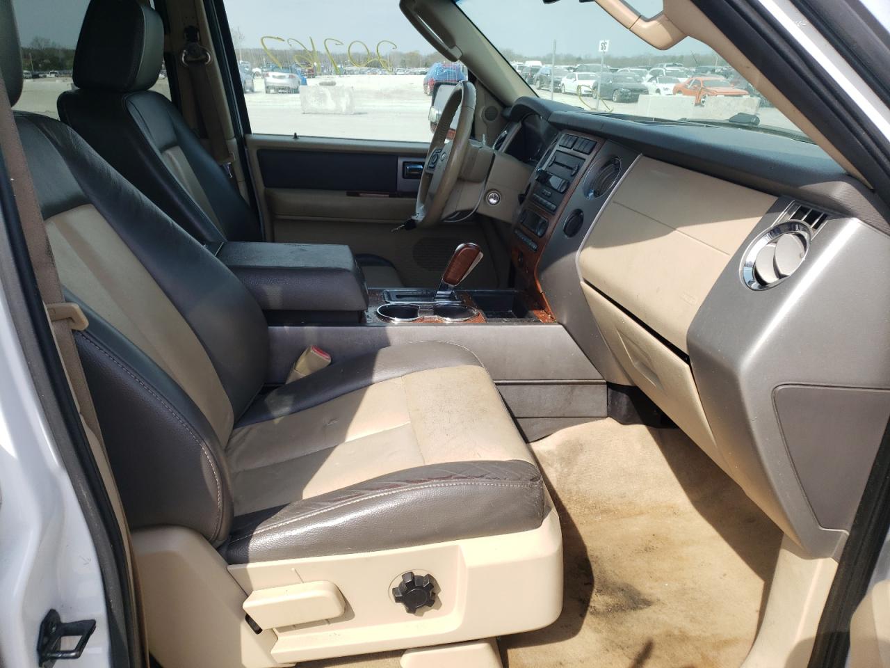 Photo 5 from auction – 2007 FORD EXPEDITION with VIN 1FMFU17557LA41900