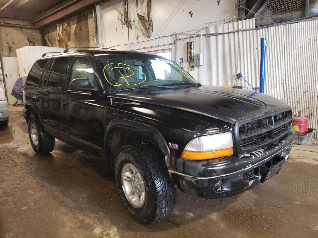 DODGE DURANGO 1998 with VIN 1B4HS28Y3WF215040 - Photo from auction