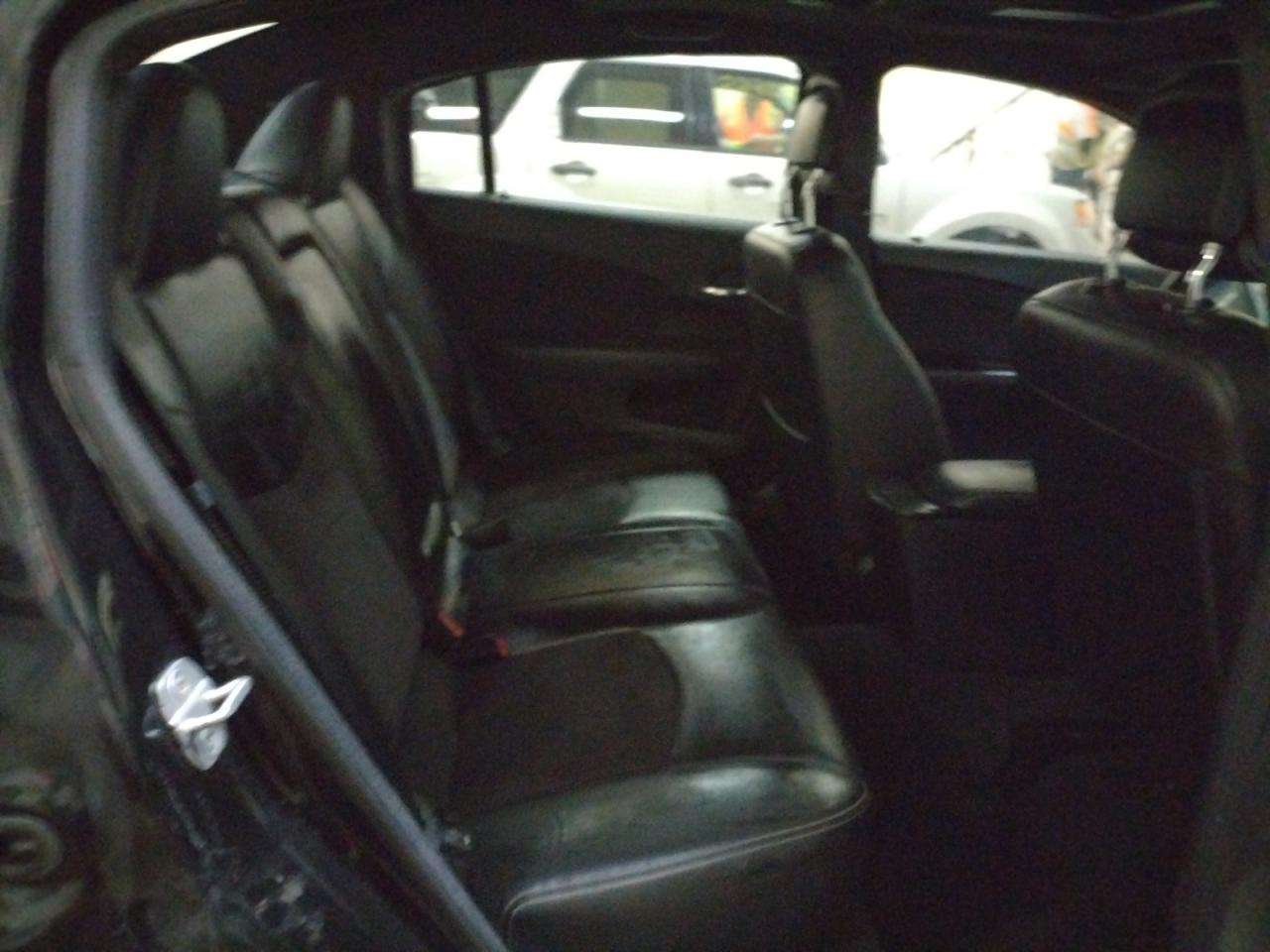 Photo 6 from auction – 2011 CHRYSLER 200 S with VIN 1C3BC8FG9BN610380