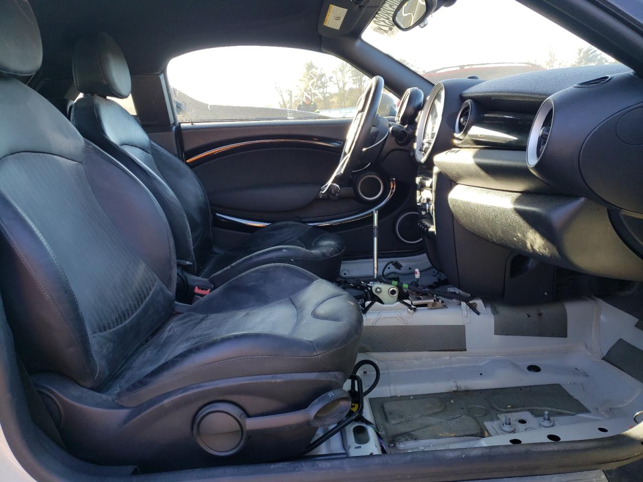 Photo 5 from auction – 2014 MINI COOPER COU with VIN WMWSX1C51ET623177