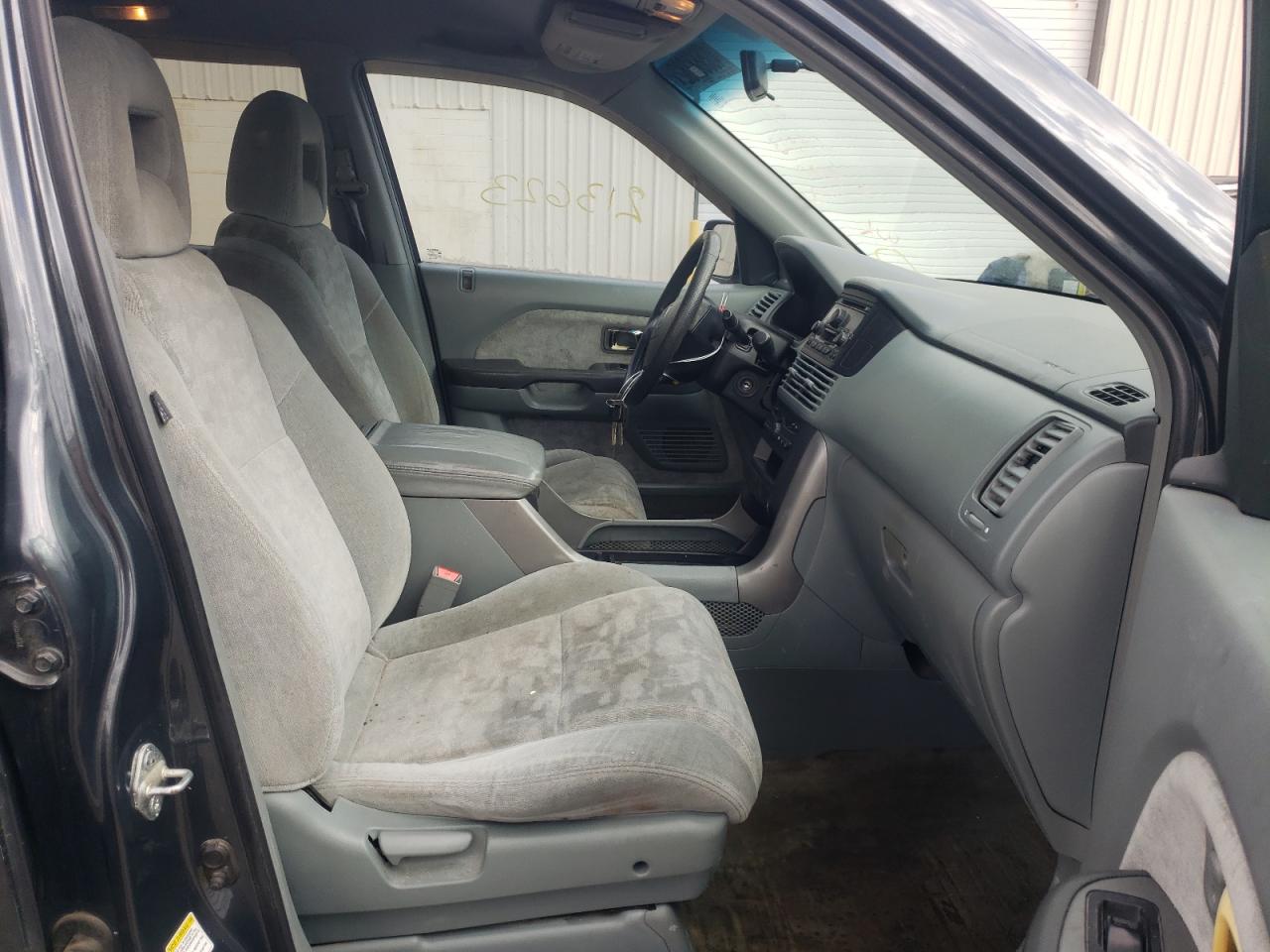 Photo 5 from auction – 2004 HONDA PILOT EX with VIN 2HKYF18474H500177
