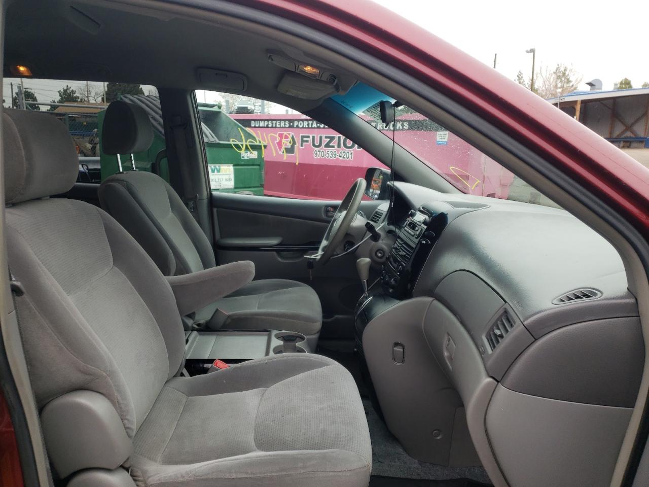 Photo 5 from auction – 2005 TOYOTA SIENNA CE with VIN 5TDZA23C95S265588