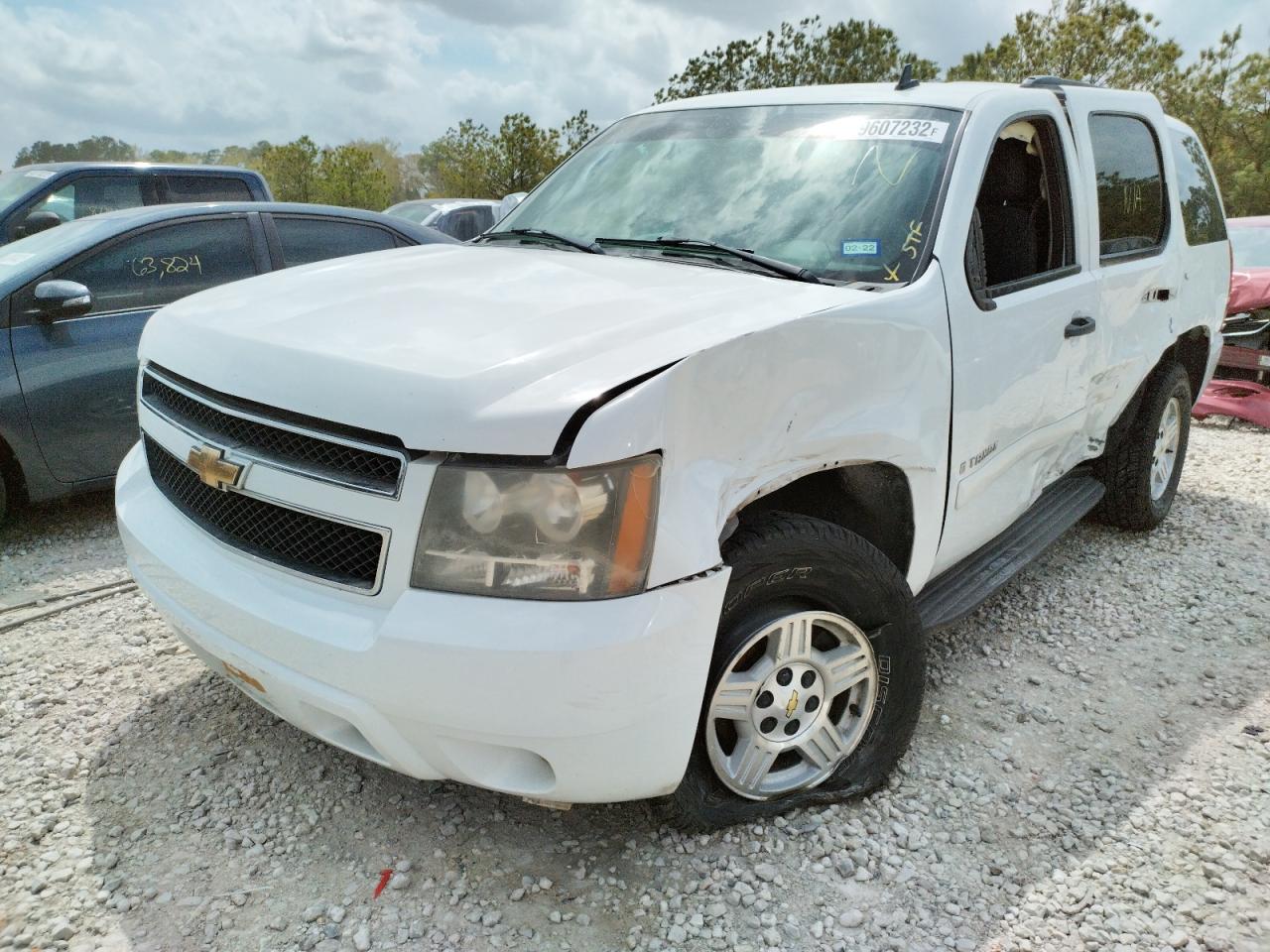 Photo 2 from auction – 2007 CHEVROLET TAHOE C150 with VIN 1GNFC13057R355035