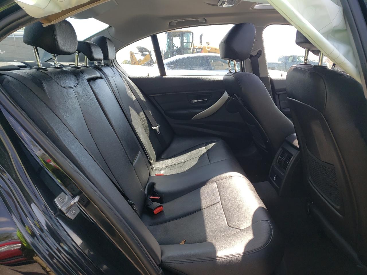 Photo 6 from auction – 2015 BMW 320 I with VIN WBA3B1G51FNT01853