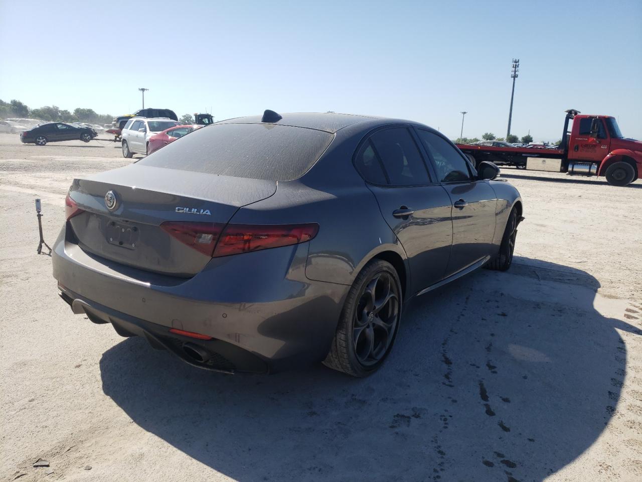 Photo 4 from auction – 2018 ALFA ROMEO GIULIA with VIN ZARFAEEN8J7563840