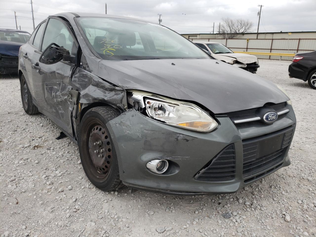 FORD FOCUS SE 2012 con VIN 1FAHP3F21CL172457 - Foto de la subasta