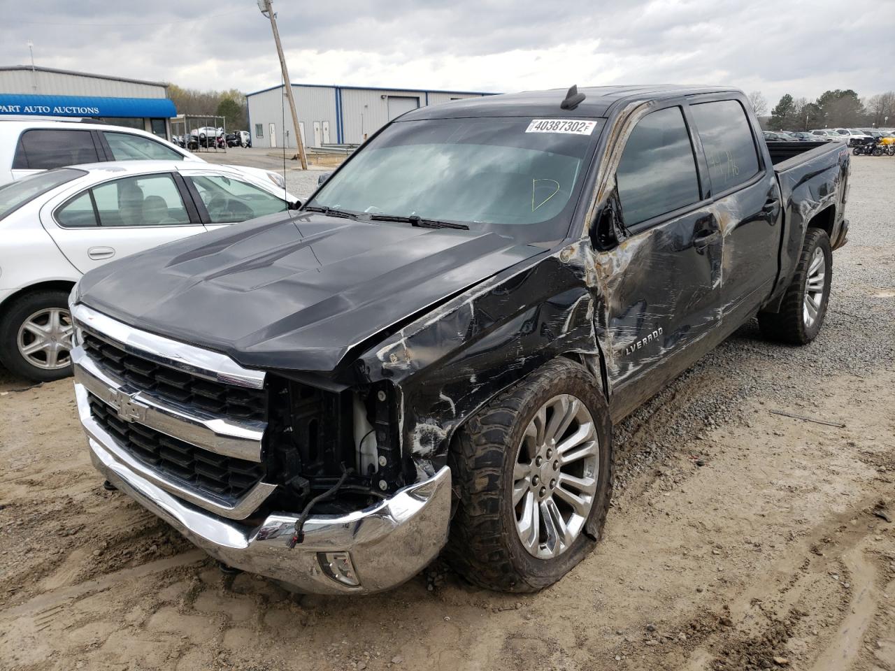 Photo 2 from auction – 2017 CHEVROLET SILVERADO with VIN 3GCUKREC7HG436886