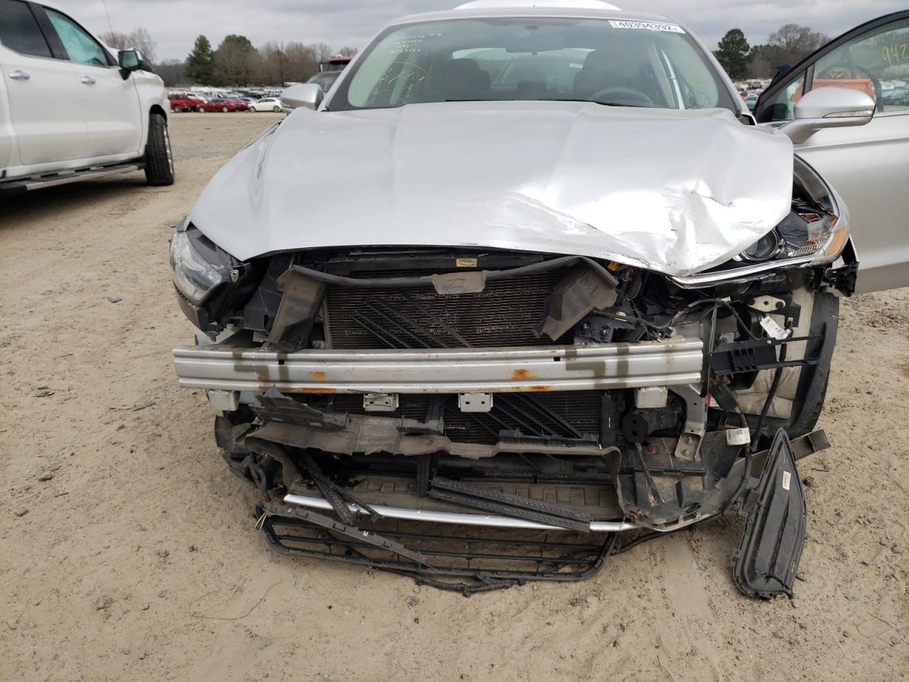 Photo 7 from auction – 2014 FORD FUSION SE with VIN 3FA6P0HD5ER173748