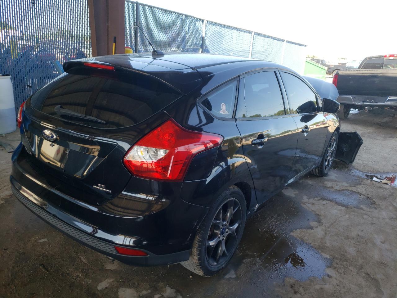 Photo 4 from auction – 2014 FORD FOCUS SE with VIN 1FADP3K23EL333298