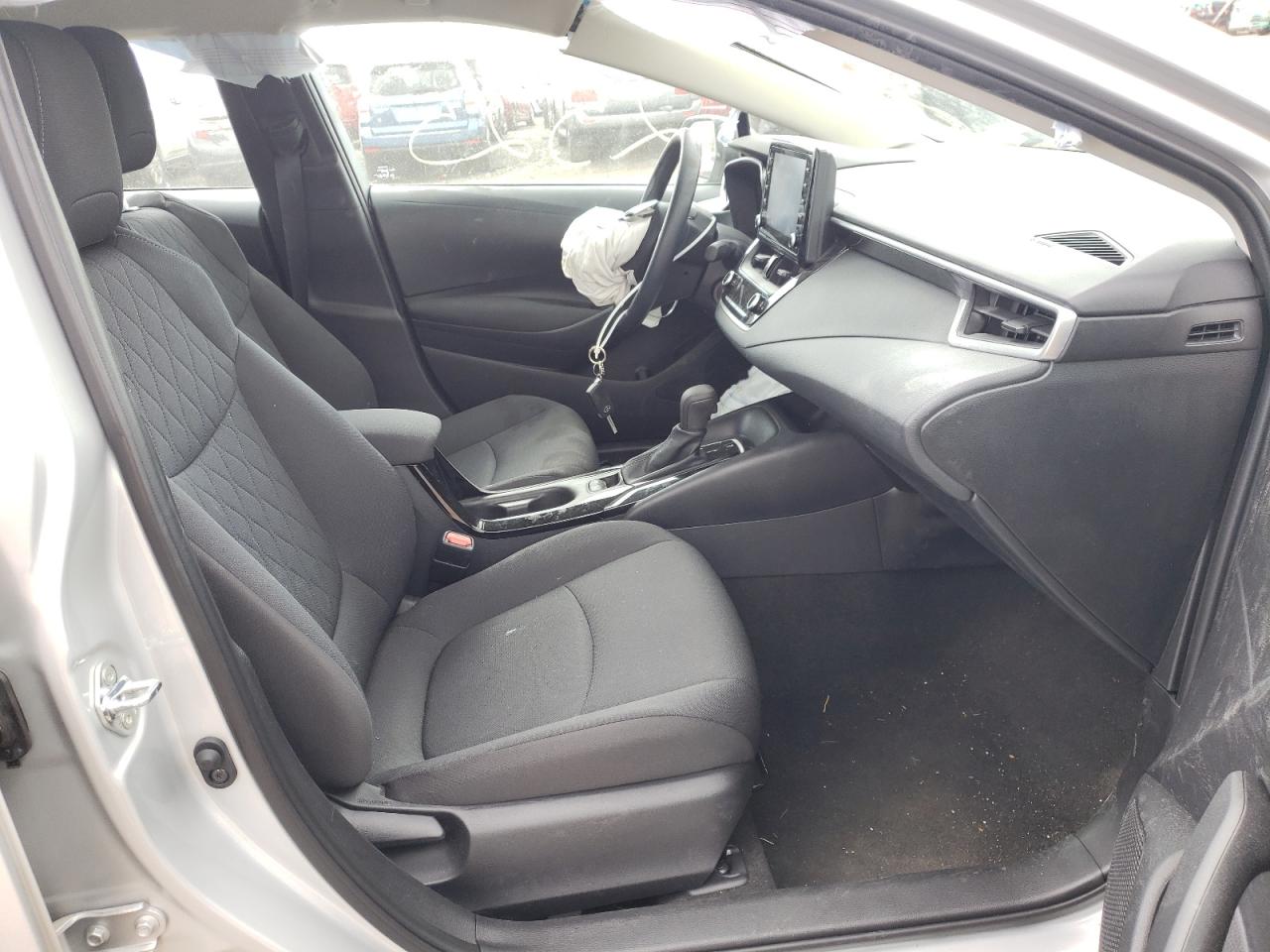 Photo 5 from auction – 2022 TOYOTA COROLLA LE with VIN 5YFEPMAE7NP303129
