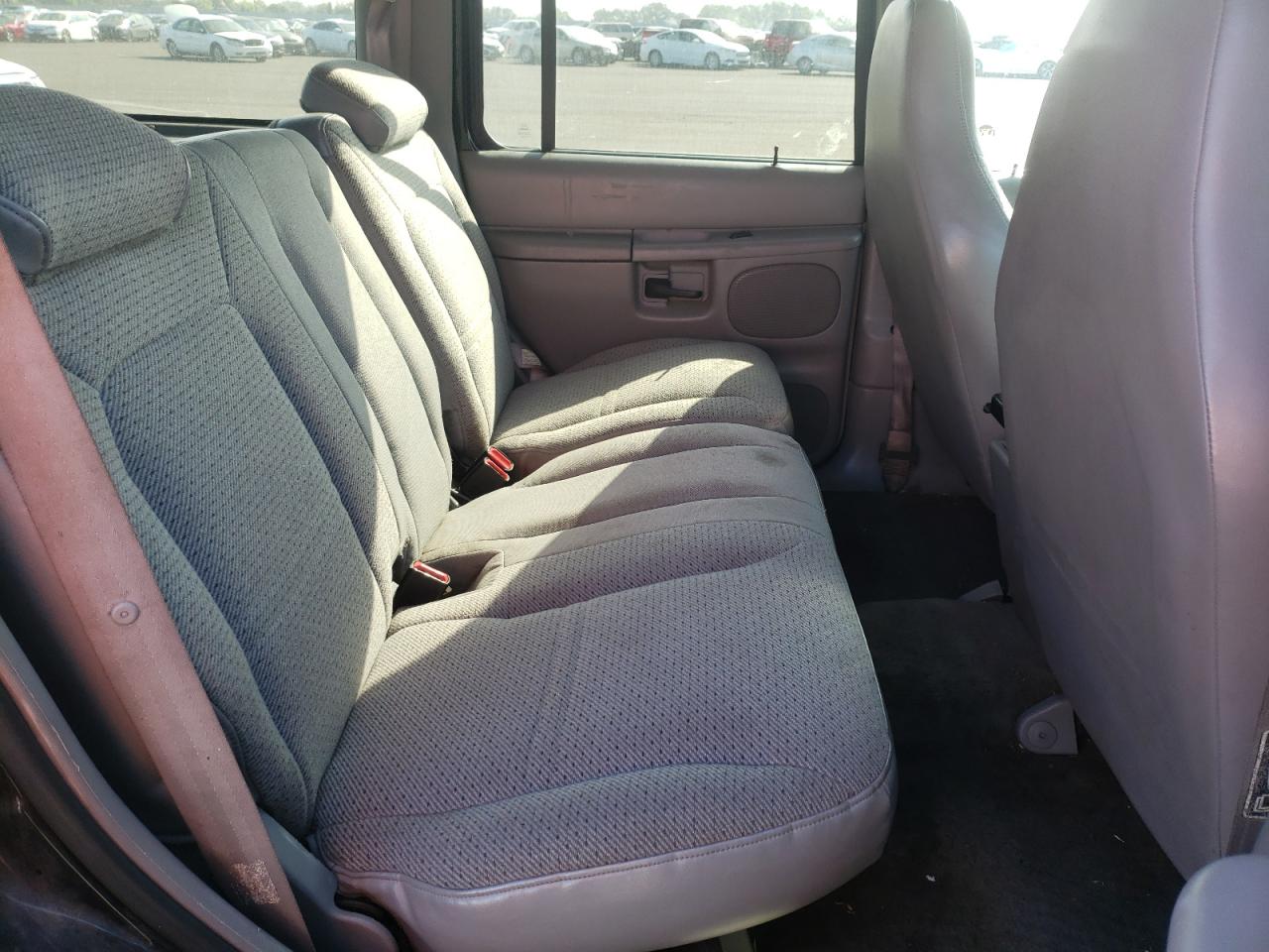 Photo 6 from auction – 2001 FORD EXPLORER X with VIN 1FMZU62E91ZA72752
