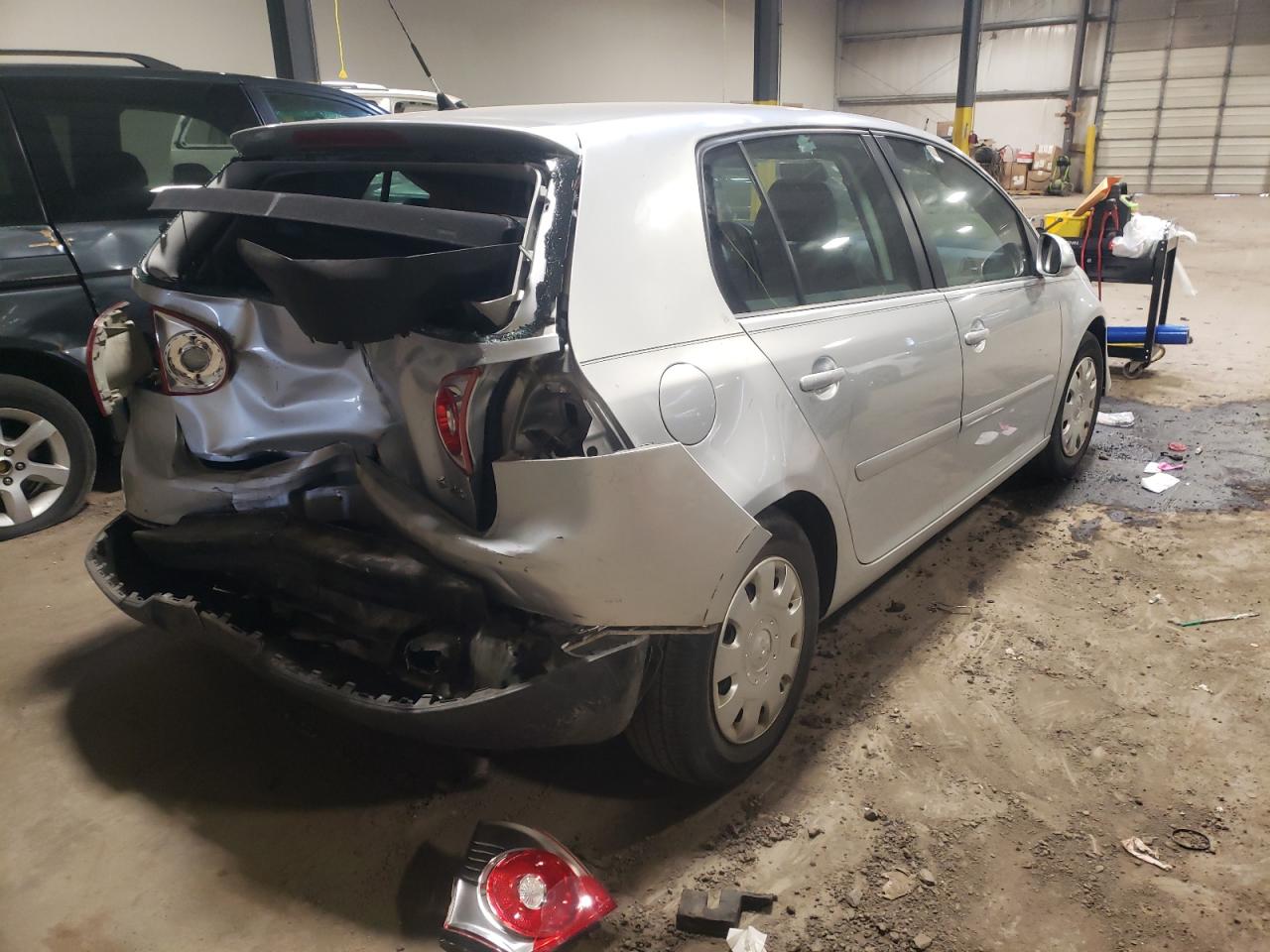 Photo 4 from auction – 2009 VOLKSWAGEN RABBIT with VIN WVWDB71K59W079003