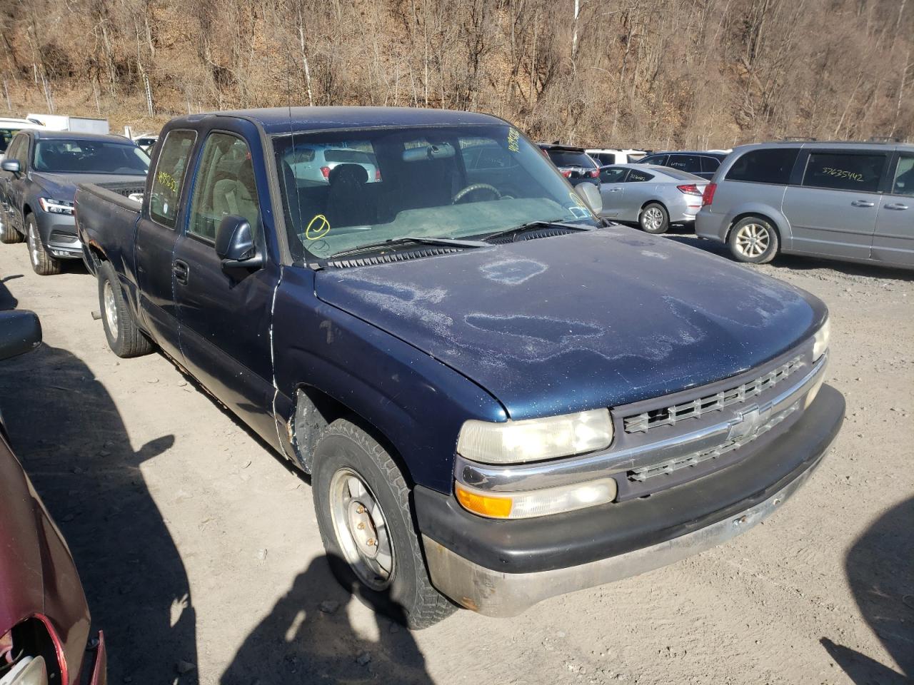 CHEVROLET SILVERADO 2001 with VIN 2GCEC19VX11145683 - Photo from auction