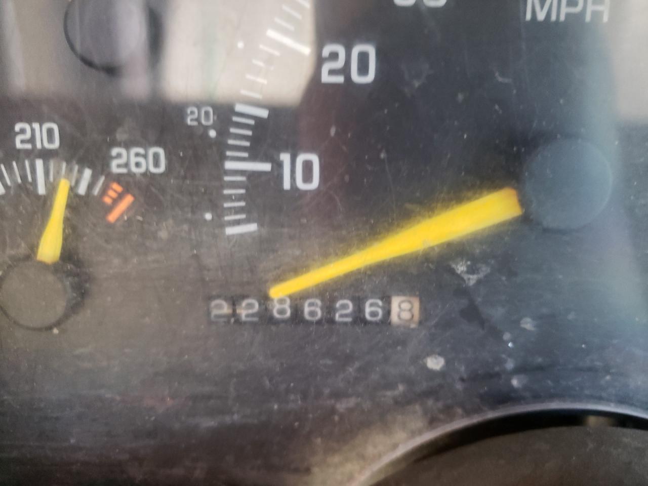 Photo 8 from auction – 1994 CHEVROLET GMT-400 C1 with VIN 2GCEC19Z0R1257472