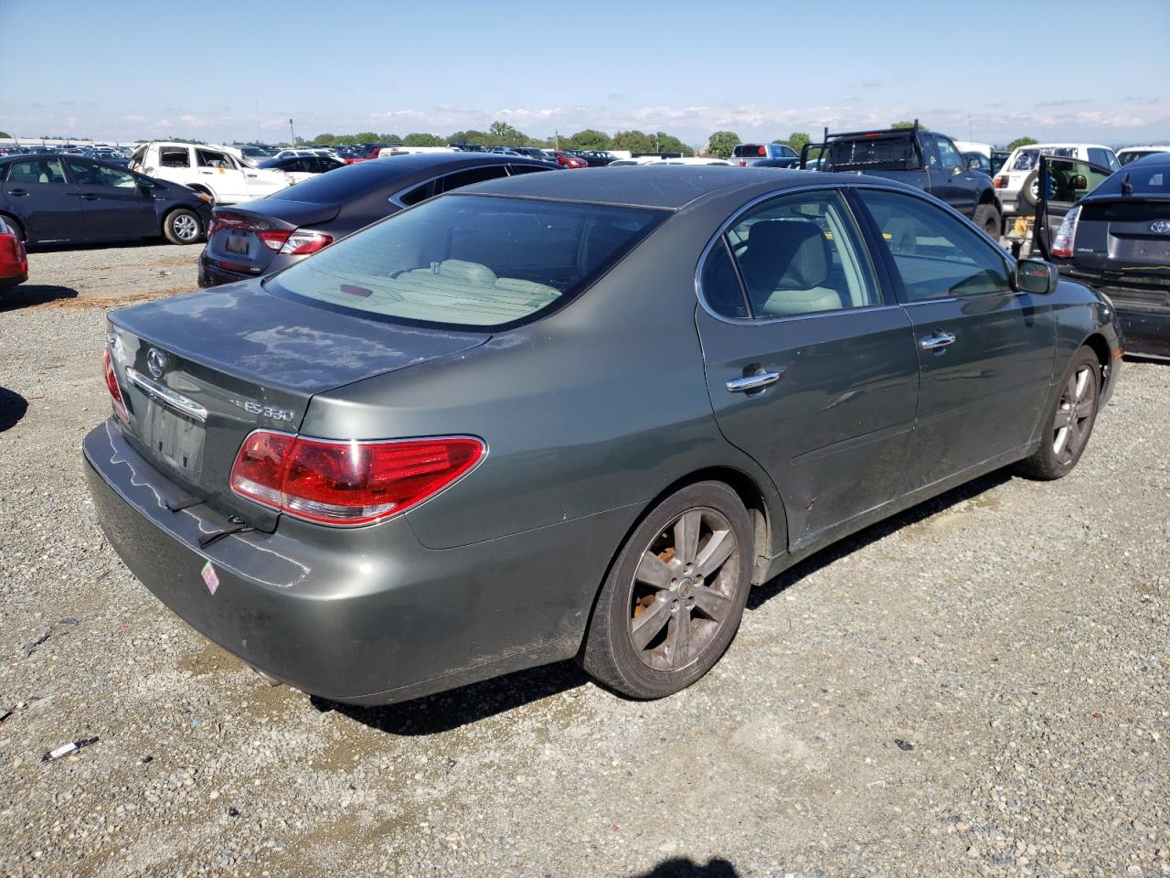 Photo 4 from auction – 2005 LEXUS ES 330 with VIN JTHBA30G755130452